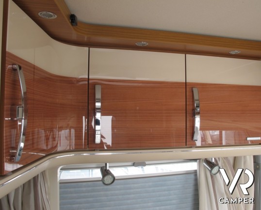 Hymer B 694 SL Star Edition: motorhome hymer usato recente con doppio pavimento, bagno e doccia separato, ampio garage e molto ben accessoriato