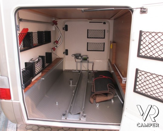 Hymer B 694 SL Star Edition: motorhome hymer usato recente con doppio pavimento, bagno e doccia separato, ampio garage e molto ben accessoriato