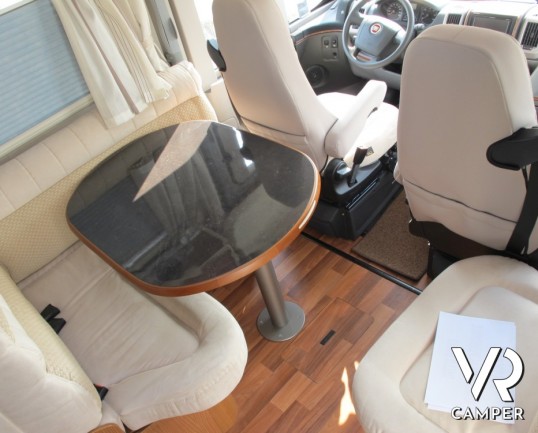 Hymer B 694 SL Star Edition: motorhome hymer usato recente con doppio pavimento, bagno e doccia separato, ampio garage e molto ben accessoriato