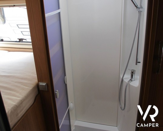 Hymer B 694 SL Star Edition: motorhome hymer usato recente con doppio pavimento, bagno e doccia separato, ampio garage e molto ben accessoriato