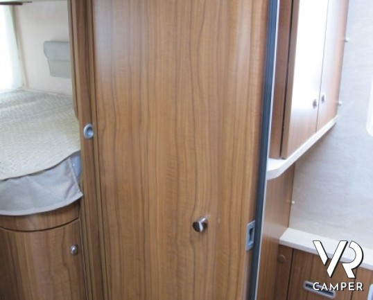 Hymer B 778 Premium Line: maxi camper nuovo motorhome doppio asse con trazione anteriore, bagno e doccia separata per il massimo confort e letti gemel