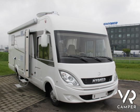 Hymer B 690 Star Line: maxi motorhome con letto nautico posteriore e ampio garage. Su meccanica mercedes gemellata trazione posteriore, patente C