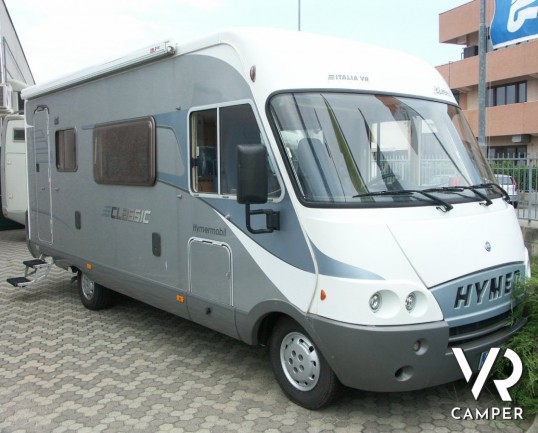 HYMER B 544 CLASSIC: motorhome usato Hymer con divano fronte dinette, cucina ad angolo e bagno con doccia separata..