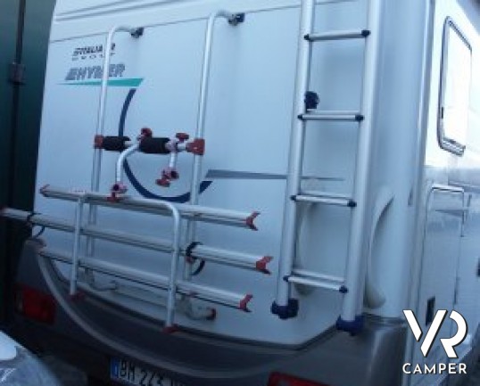 Hymer Camp 524:camper usato mansardato a Torino con garage, letto singolo fisso in coda.
