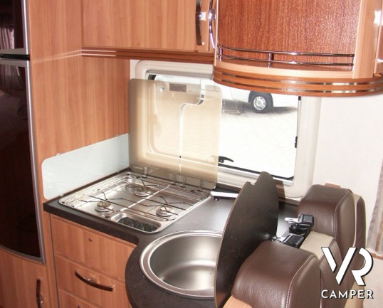 HYMER CAMP 614 STAR EDITION:mansardato usato con sistema coibentazione PUAL HYMER, ampio garage e meccanica Fiat 3.0 M-Jet