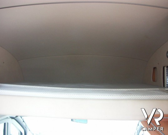 HYMER CAMP 614 SL: camper usato mansardato Hymer con garage e sospensioni ad aria AL-KO.