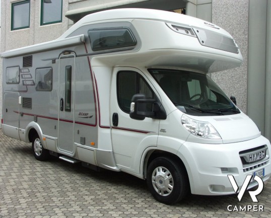 HYMER CAMP 614 SL: camper usato mansardato Hymer con garage e sospensioni ad aria AL-KO.