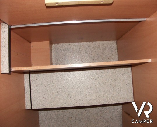 HYMER CAMP SWING 644 GARAGE: mansardato usato in piemonte, hymer con garage e letto matrimoniale in coda.