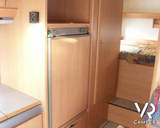HYMER CAMP SWING 644 GARAGE: mansardato usato in piemonte, hymer con garage e letto matrimoniale in coda.