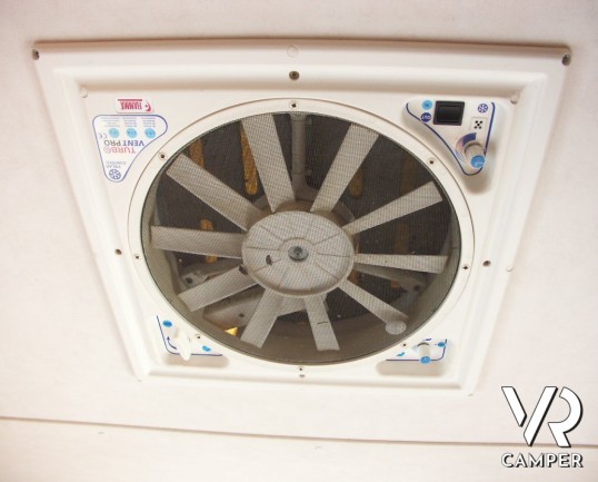 HYMER CAMP SWING 644 GARAGE: mansardato usato in piemonte, hymer con garage e letto matrimoniale in coda.