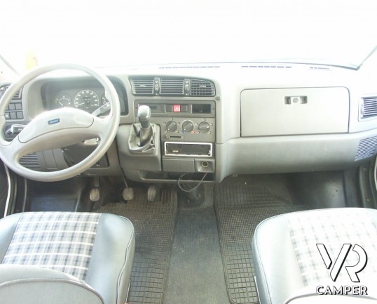 HYMER CAMP SWING 644 GARAGE: mansardato usato in piemonte, hymer con garage e letto matrimoniale in coda.