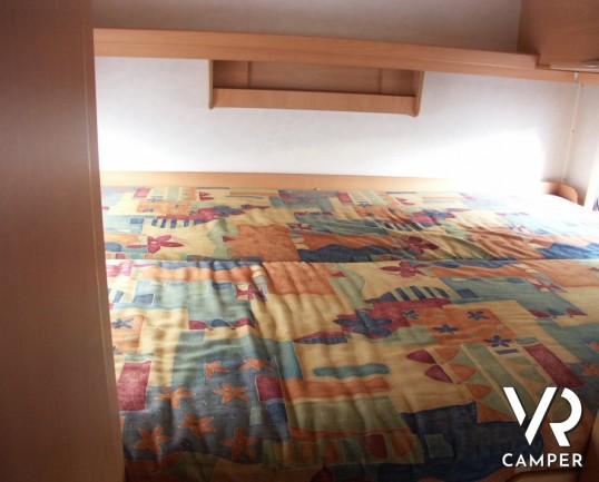 HYMER CAMP SWING 644 GARAGE: mansardato usato in piemonte, hymer con garage e letto matrimoniale in coda.