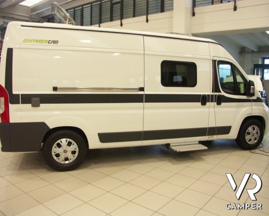 HYMER CAR GRAND CANYON: camper puro attrezzato, con letto matrimoniale in coda.