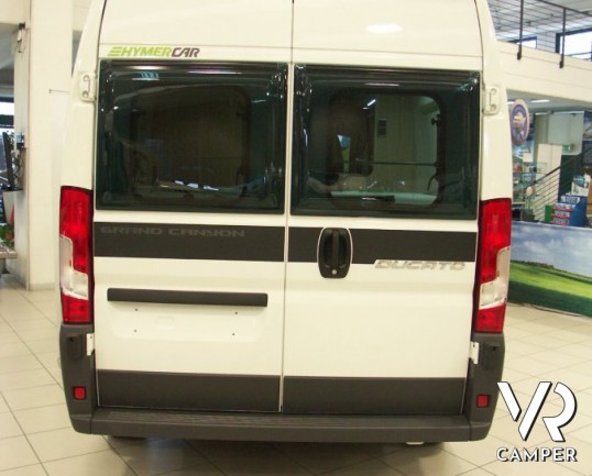 HYMER CAR GRAND CANYON: camper puro attrezzato, con letto matrimoniale in coda.