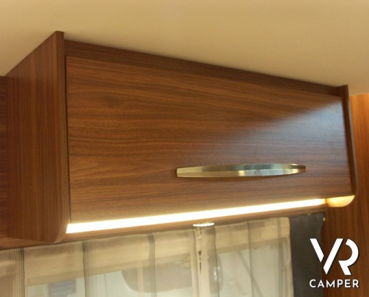 CARADO T 448: camper semintegrale nuovo con letti gemelli, 4 posti letto e ampio garage. In Piemonte solo da Italia VR.