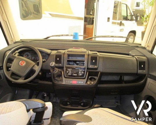 Hymer Exsis-I 564: motorhome hymer sotto i sette metri di lunghezza con dinette e bagno grandi e letto posteriore matrimoniale