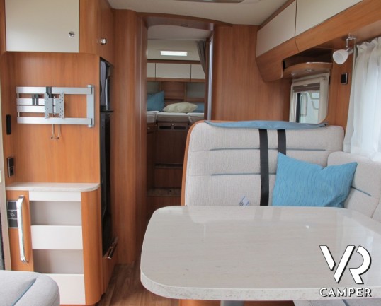 Hymer Exsis-I 678: nuovo motorhome Hymer con letti gemelli posteriori, dinette a L e bagno e doccia separata. Nuovo modello 2018