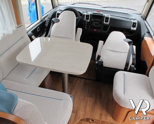 Hymer Exsis-I 678: nuovo motorhome Hymer con letti gemelli posteriori, dinette a L e bagno e doccia separata. Nuovo modello 2018