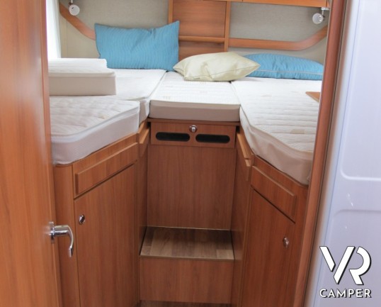 Hymer Exsis-I 678: nuovo motorhome Hymer con letti gemelli posteriori, dinette a L e bagno e doccia separata. Nuovo modello 2018