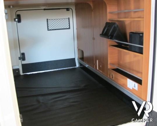 Hymer Exsis-T 588: camper Hymer semintegrale nuovo con letti gemelli posteriori, ampio garage, lunghezza 699