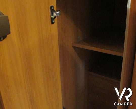 Hymer Exsis-T 588: camper Hymer semintegrale nuovo con letti gemelli posteriori, ampio garage, lunghezza 699