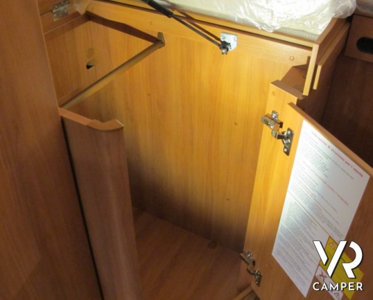 Hymer Exsis-T 588: camper Hymer semintegrale nuovo con letti gemelli posteriori, ampio garage, lunghezza 699