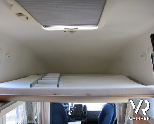 Hymer Exsis: motorhome usato compatto, 4 posti a dormire con letto basculante, e doccia grande