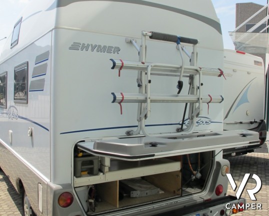 Hymer Exsis: motorhome usato compatto, 4 posti a dormire con letto basculante, e doccia grande