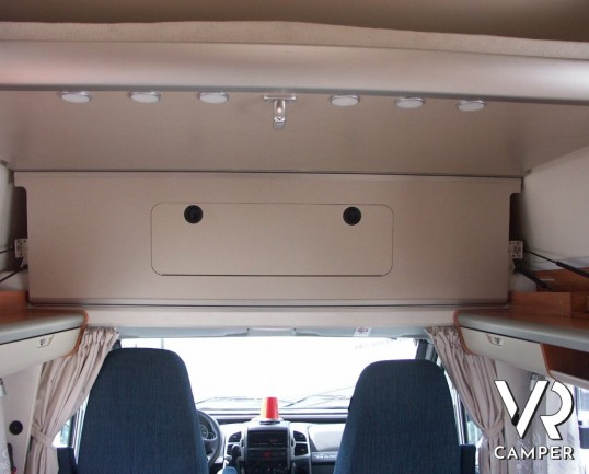 Hymer Exsis: motorhome usato unico nel suo genere con 4 posti letto in meno di 5 metri e mezzo