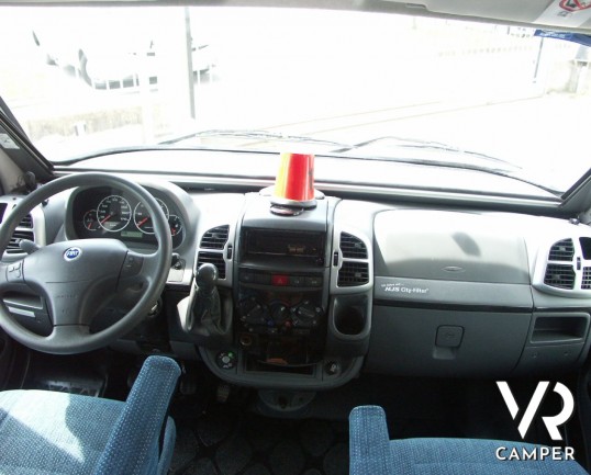 Hymer Exsis: motorhome usato unico nel suo genere con 4 posti letto in meno di 5 metri e mezzo