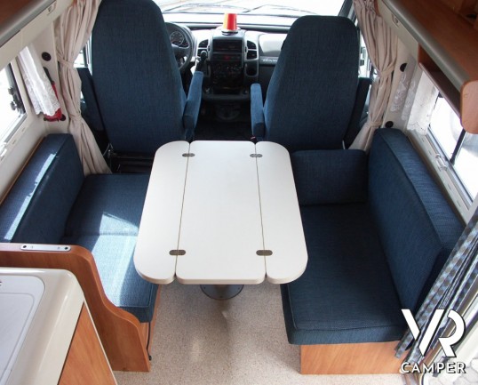 Hymer Exsis: motorhome usato unico nel suo genere con 4 posti letto in meno di 5 metri e mezzo