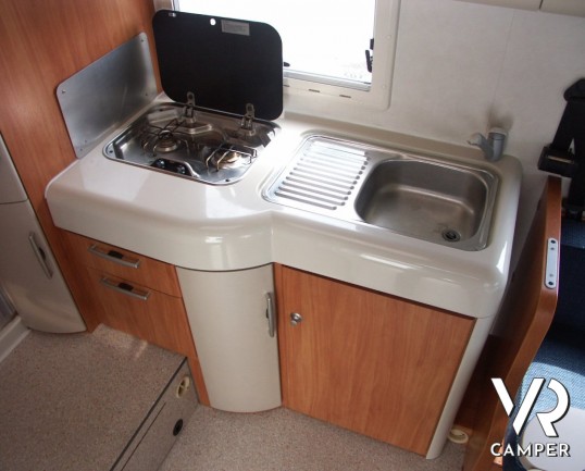 Hymer Exsis: motorhome usato unico nel suo genere con 4 posti letto in meno di 5 metri e mezzo