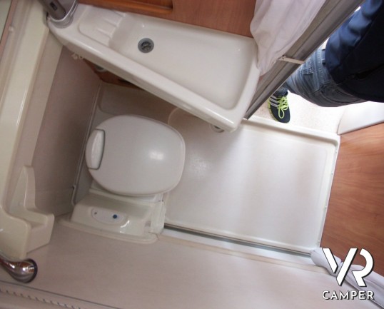 Hymer Exsis: motorhome usato unico nel suo genere con 4 posti letto in meno di 5 metri e mezzo