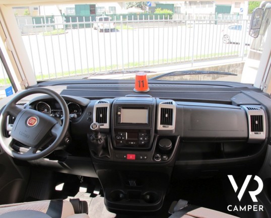 Hymer Exsis-I 504: ottima occasione motorhome Hymer Exsis-I 504 recentissimo, con 4 posti omologati, frigorifero da 160 litri e ampio garage