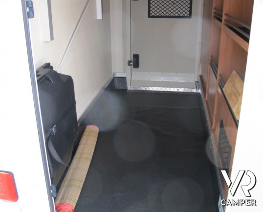 Hymer Exsis-I 504: ottima occasione motorhome Hymer Exsis-I 504 recentissimo, con 4 posti omologati, frigorifero da 160 litri e ampio garage