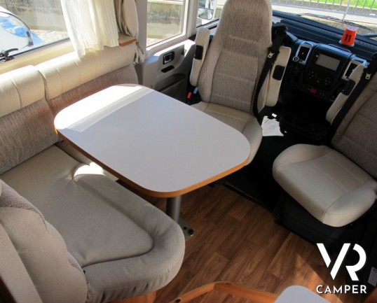 Hymer Exsis-I 504: ottima occasione motorhome Hymer Exsis-I 504 recentissimo, con 4 posti omologati, frigorifero da 160 litri e ampio garage