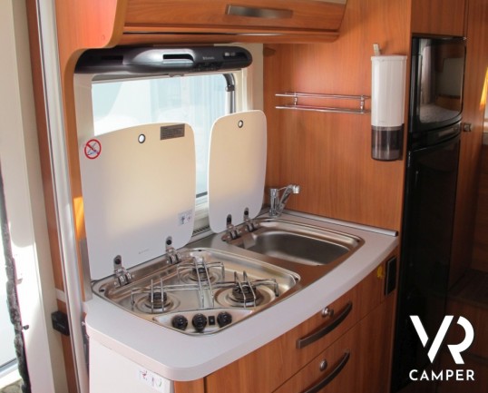 Hymer Exsis-I 504: ottima occasione motorhome Hymer Exsis-I 504 recentissimo, con 4 posti omologati, frigorifero da 160 litri e ampio garage