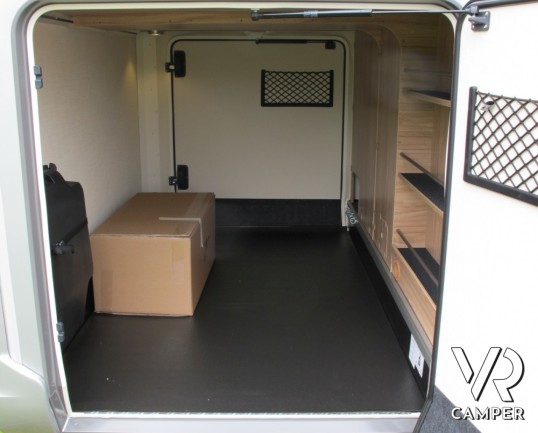 Hymer Exsis-I 588: camper motorhome nuovo con letti gemelli posteriori, ampio garage e una lunghezza inferiore ai 7 metri