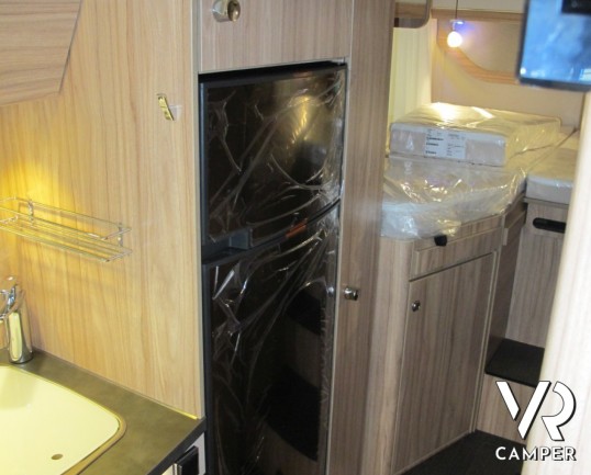 Hymer Exsis-I 588: motorhome Hymer nuovo con letti gemelli e basculante, nuova serie Exsis-I super leggera e compatta