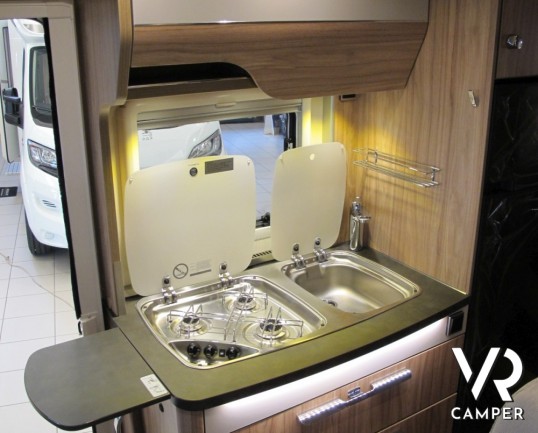 Hymer Exsis-I 588: motorhome Hymer nuovo con letti gemelli e basculante, nuova serie Exsis-I super leggera e compatta
