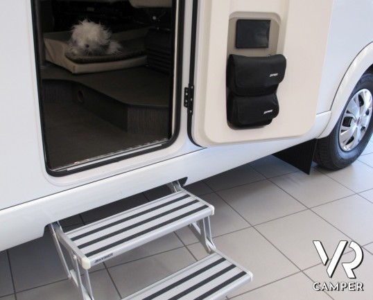 Hymer Exsis-I 588: motorhome Hymer nuovo con letti gemelli e basculante, nuova serie Exsis-I super leggera e compatta