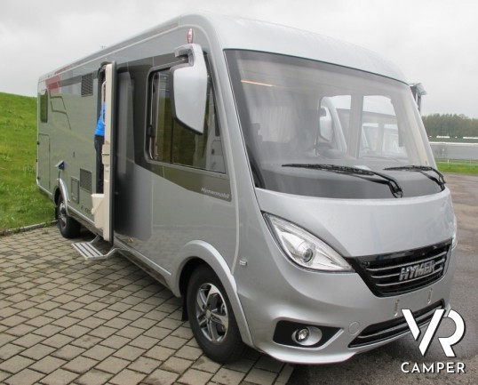 Hymer Exsis-I 678: motorhome lungo e leggero, con ampia dinette anteriore, bagno e doccia separati e un garage per un carico massimo