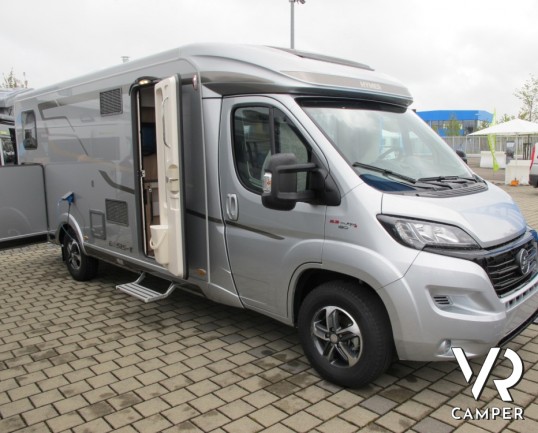 Hymer Exsis-T 678: camper nuovo semintegrale a Totino oltre i 7 metri di lunghezza con i letti gemelli e bagno e doccia separati