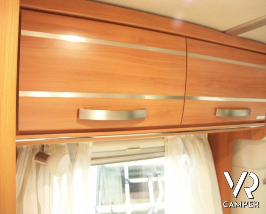 Hymer Exsis-T 598: semintegrale nuovo Hymer con letto nautico centrale, bagno e doccia separata.