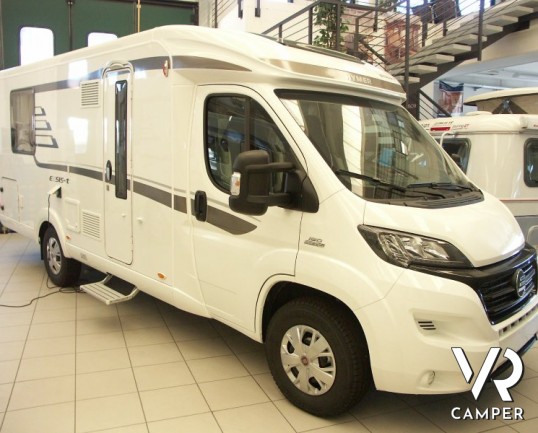 Hymer Exsis-T 598: semintegrale nuovo Hymer con letto nautico centrale, bagno e doccia separata.