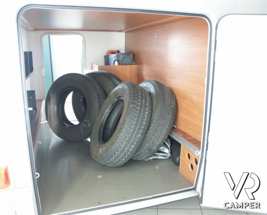 Hymer B 694 SL: camper usato in piemonte, motorhome di fascia lusso, con tanti accessori e garage!