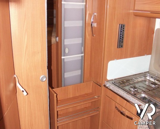 Hymer B 694 SL: camper usato in piemonte, motorhome di fascia lusso, con tanti accessori e garage!