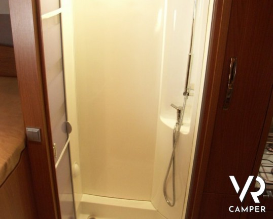 Hymer B 694 SL: camper usato in piemonte, motorhome di fascia lusso, con tanti accessori e garage!