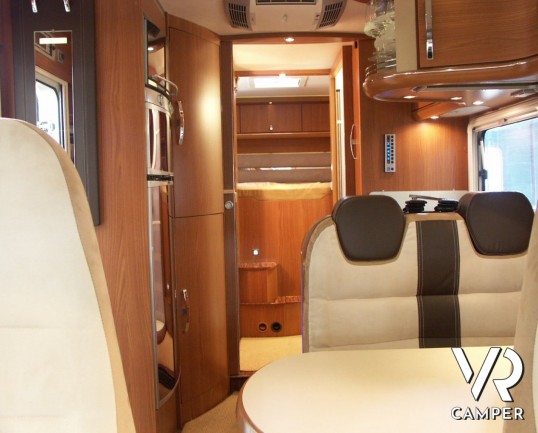 Hymer B 694 SL: camper usato in piemonte, motorhome di fascia lusso, con tanti accessori e garage!