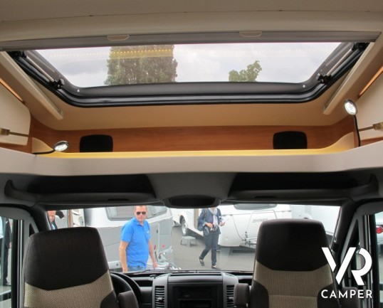 Hymer ML-T 580 4X4: camper semintegrale con letti gemelli su meccanica mercedes trazione posteriore